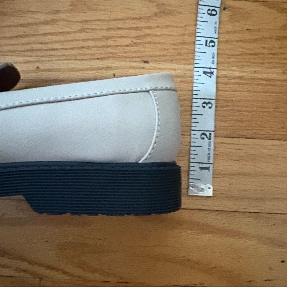 Zodiac Beige Loafers Size 9 - Picture 2 of 5